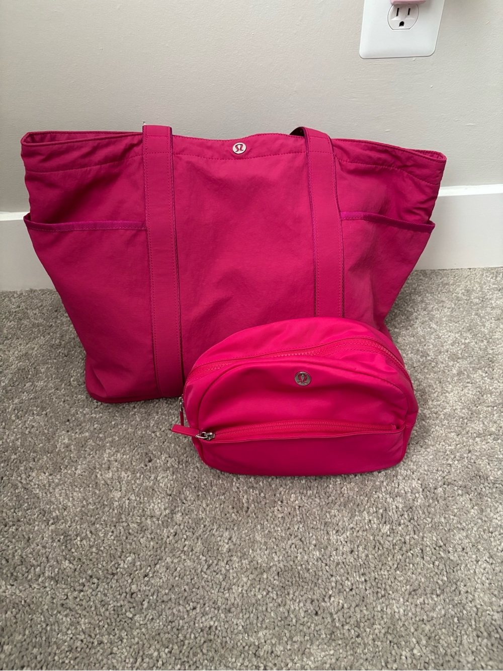 lululemon athletica Hot Pink Tote with Matching Cosmetic Pouch